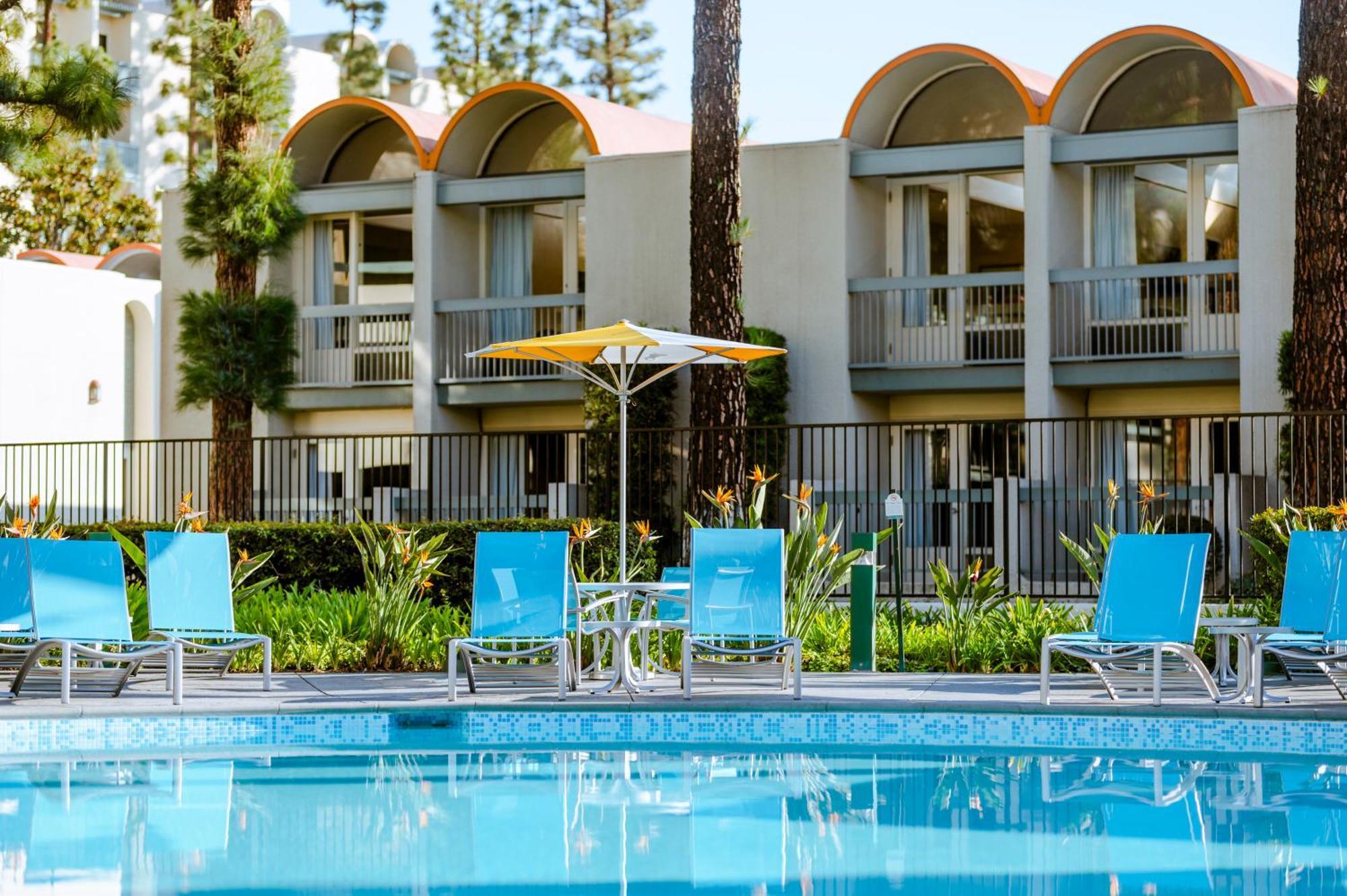 Howard Johnson By Wyndham Anaheim Hotel & Water Playground Екстер'єр фото