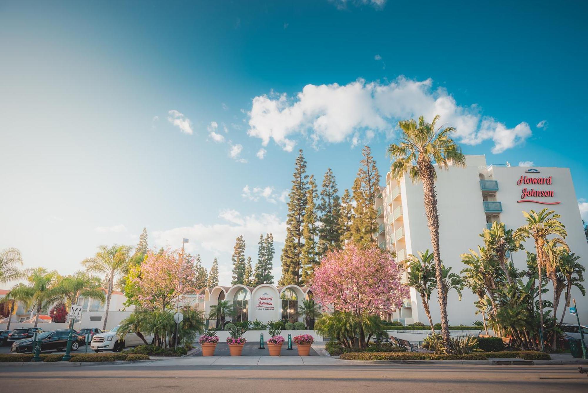 Howard Johnson By Wyndham Anaheim Hotel & Water Playground Екстер'єр фото