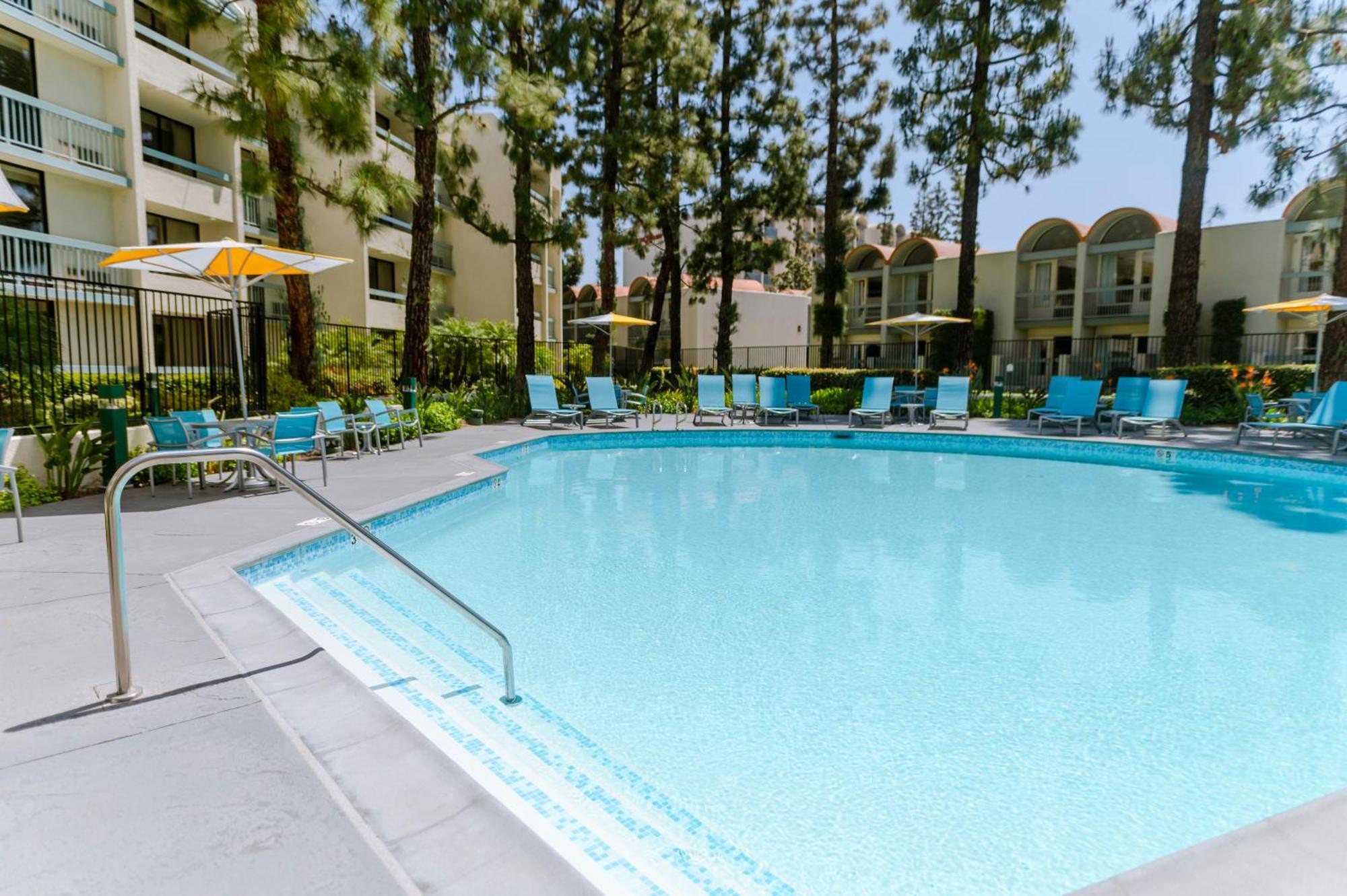 Howard Johnson By Wyndham Anaheim Hotel & Water Playground Екстер'єр фото